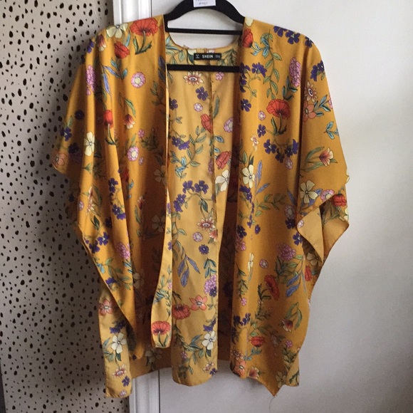 SHEIN Other - Gorgeous mustard yellow floral kimono